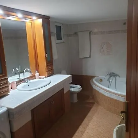 Nyaraló Luxury Seaside Apartment, 3 Bedrooms *